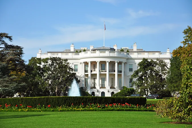 Which U.S. First Lady loved gardening? image