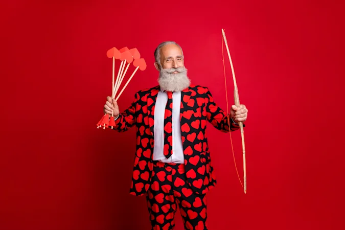 How does Cupid visit his girlfriend? image