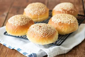 What did the bun do when its plans suddenly changed? image