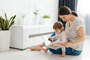 What do photographers read to their children before bed? image