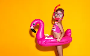 What do you call a stationary flamingo? image