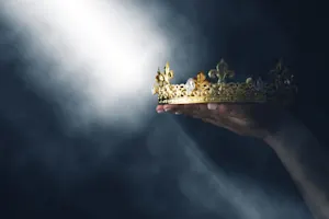 What is a king's favorite weather? image