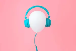 What's a balloon's least favorite type of music? image