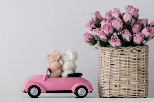 What's a doll's favorite car? image