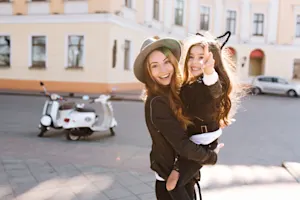 What's a mom's favorite headwear? image