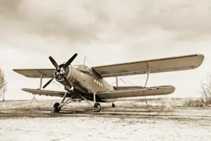 Who invented the first airplane that couldn't take off? image