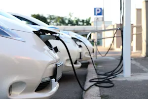 Why does everyone prefer to be around electric cars? image